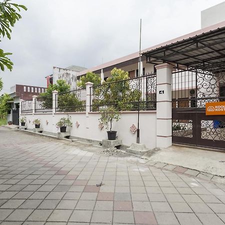 Koolkost Syariah Near Upn Veteran Hotell Medokanayu Exteriör bild