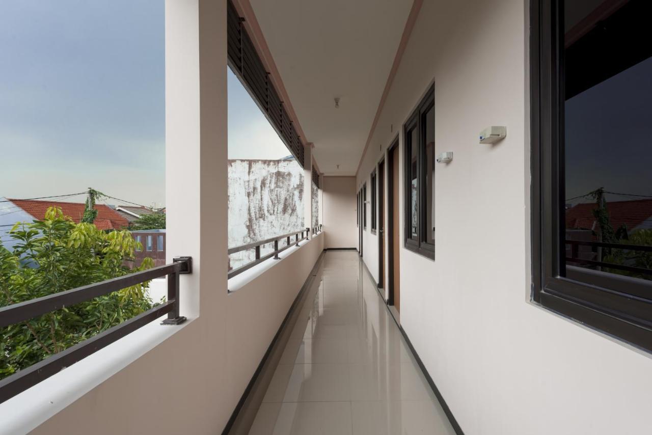 Koolkost Syariah Near Upn Veteran Hotell Medokanayu Exteriör bild
