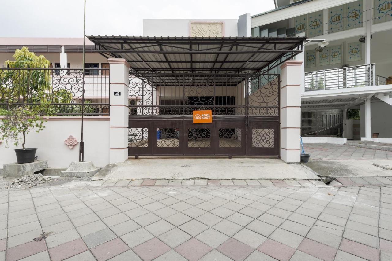 Koolkost Syariah Near Upn Veteran Hotell Medokanayu Exteriör bild